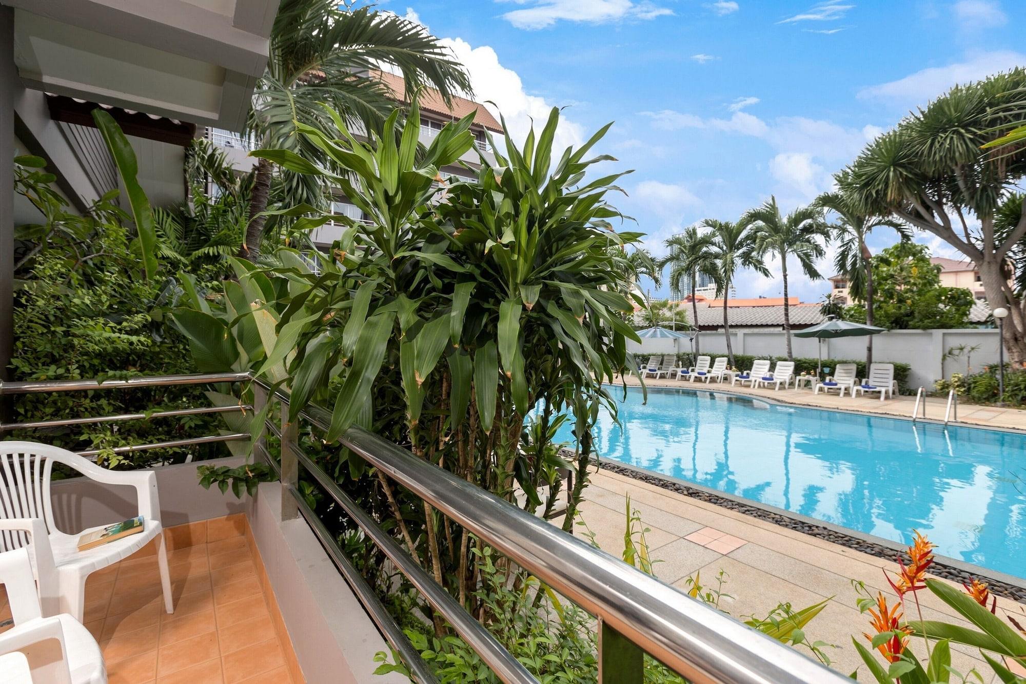 The Holiday Resort Pattaya Buitenkant foto