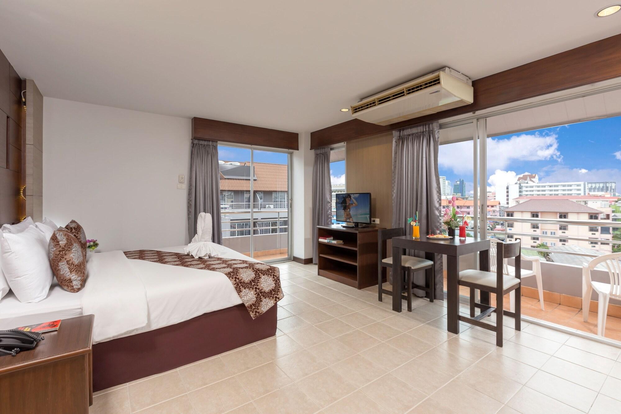 The Holiday Resort Pattaya Buitenkant foto