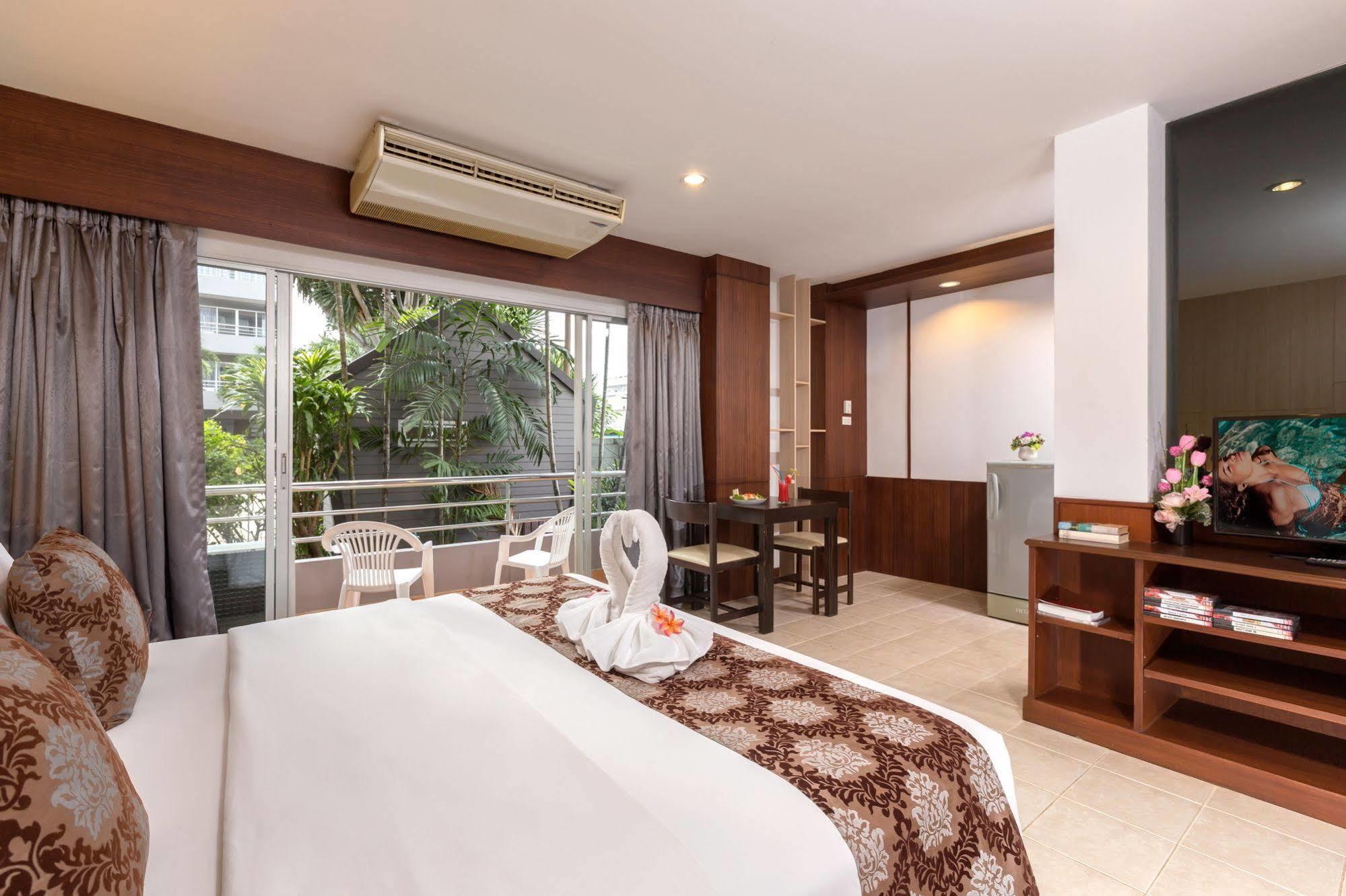The Holiday Resort Pattaya Buitenkant foto