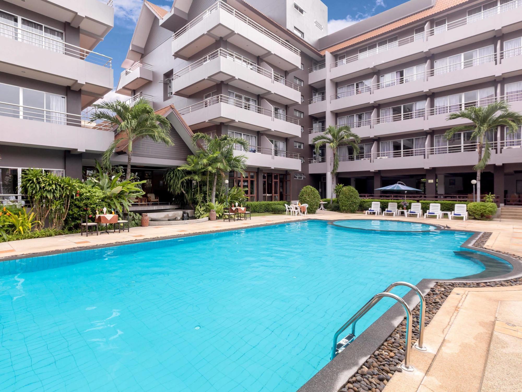The Holiday Resort Pattaya Buitenkant foto