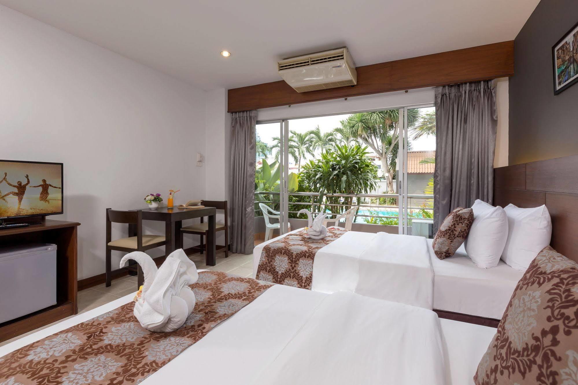 The Holiday Resort Pattaya Buitenkant foto