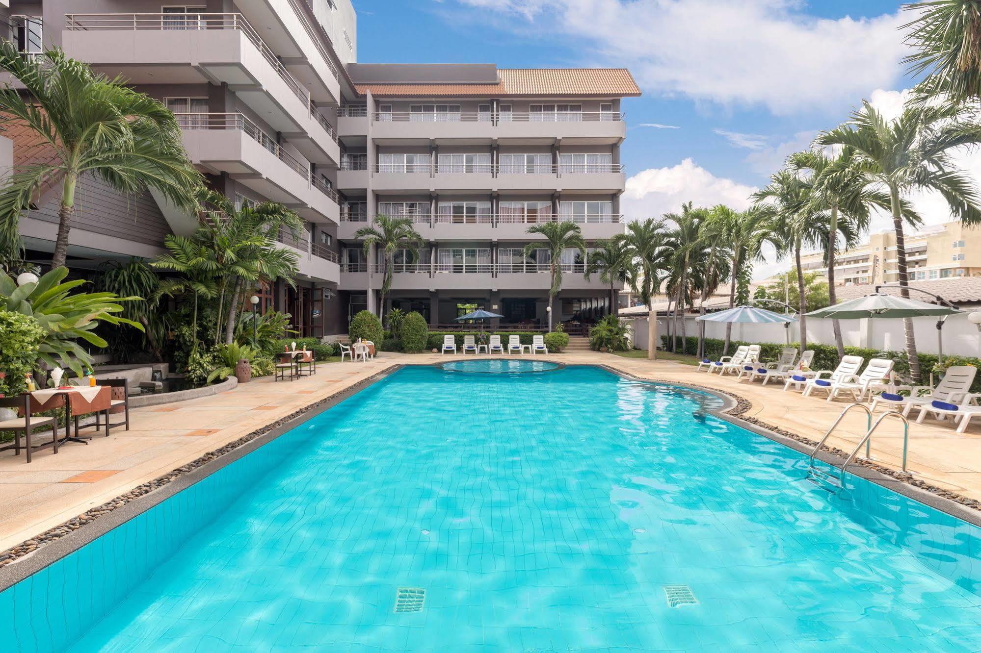 The Holiday Resort Pattaya Buitenkant foto